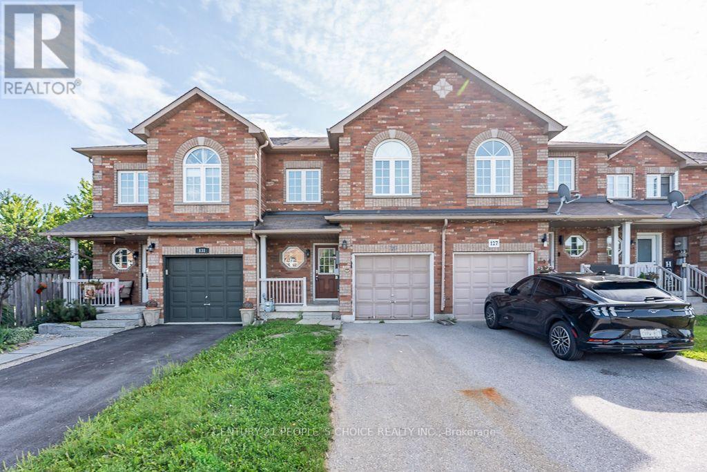 129 Sydenham Wells Square Property Photo 1