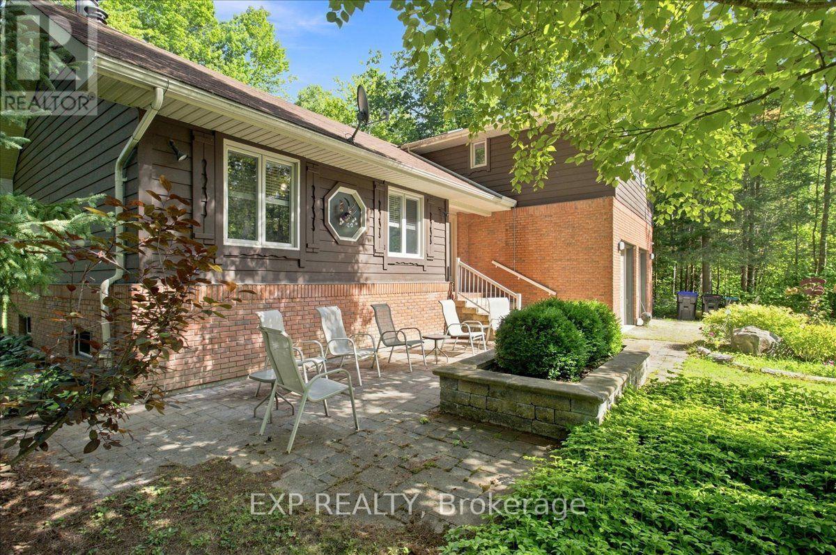 20 Pineshore Crescent Property Photo 2