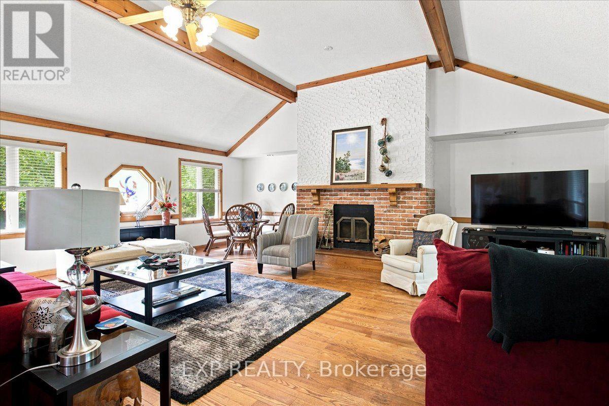 20 Pineshore Crescent Property Photo 5