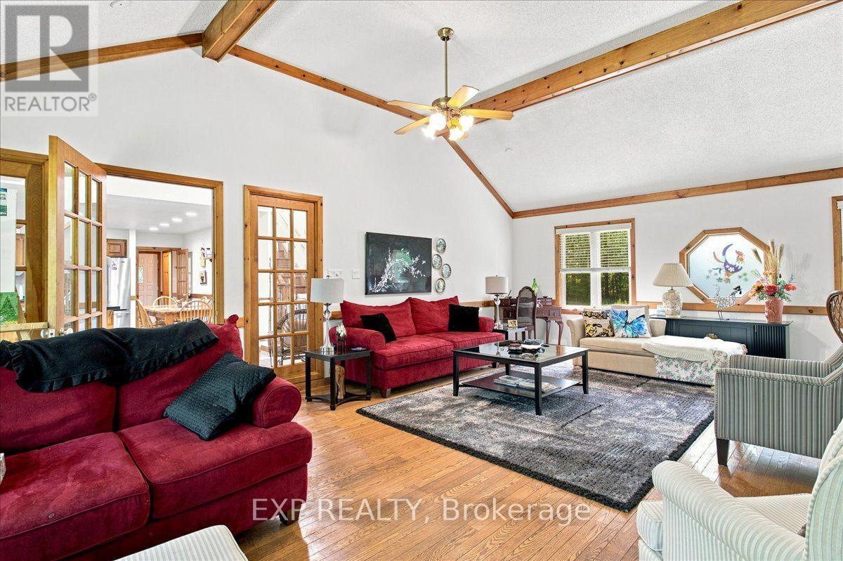 20 Pineshore Crescent Property Photo 7
