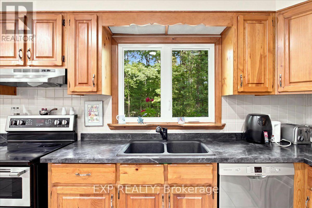 20 Pineshore Crescent Property Photo 11