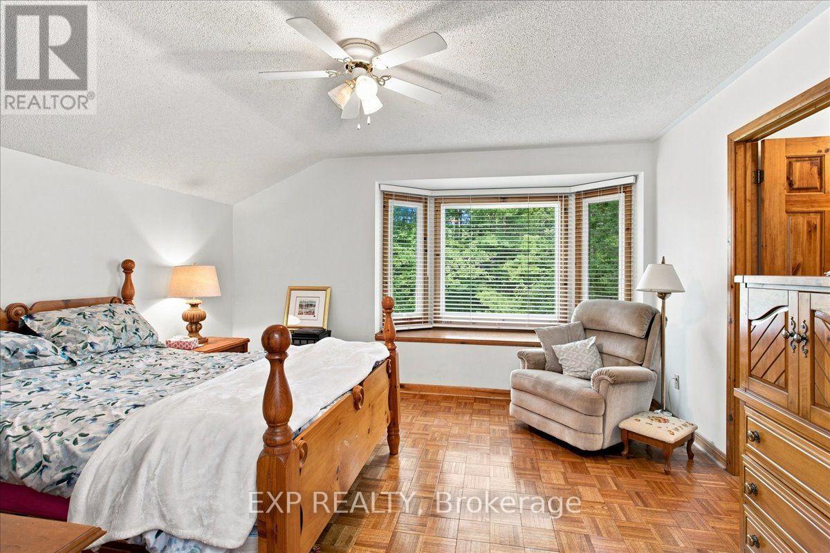 20 Pineshore Crescent Property Photo 13