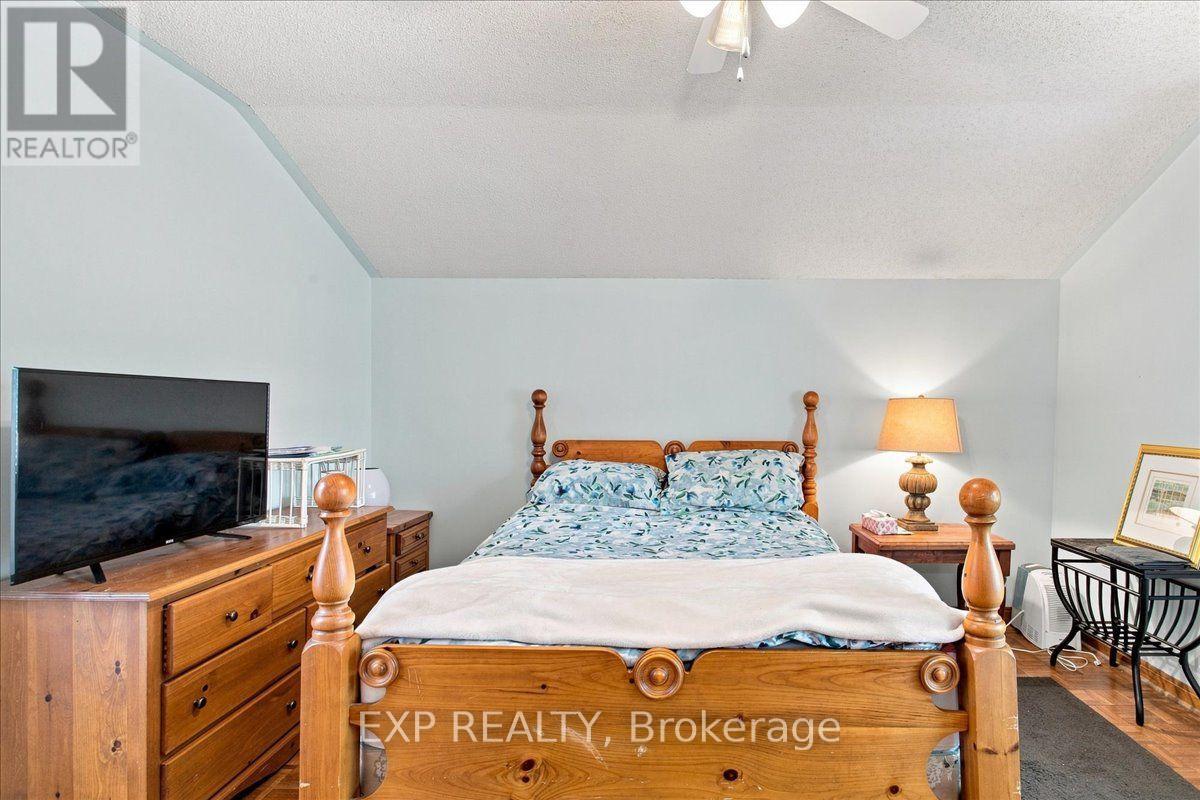 20 Pineshore Crescent Property Photo 14