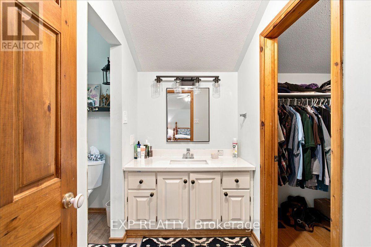 20 Pineshore Crescent Property Photo 16