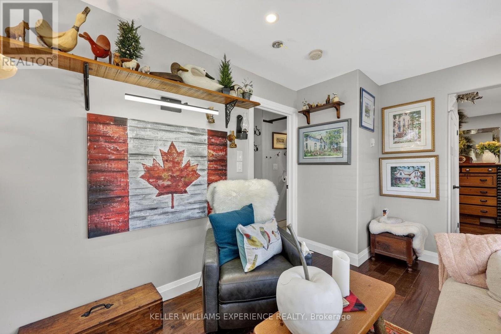 79 Penetang Street Property Photo 5