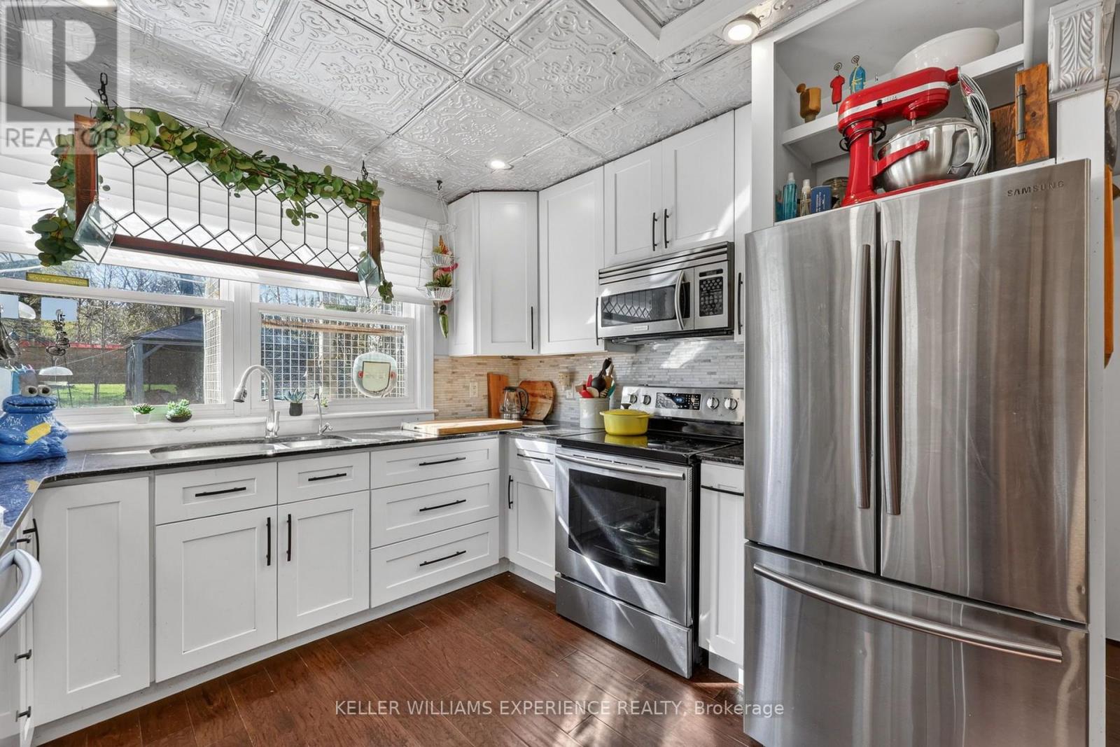 79 Penetang Street Property Photo 6