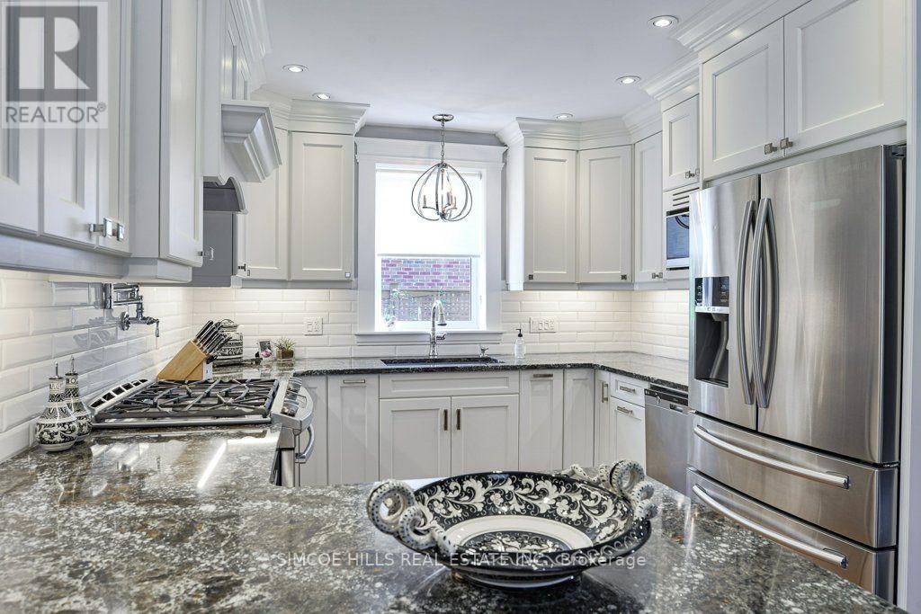 192 John Street Property Photo 6
