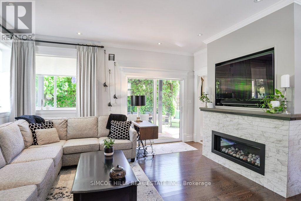 192 John Street Property Photo 11