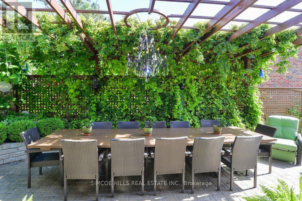 192 John Street Property Photo 13