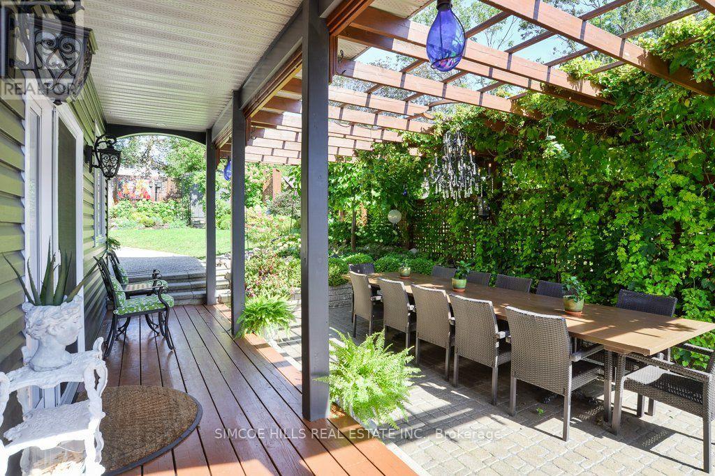 192 John Street Property Photo 14