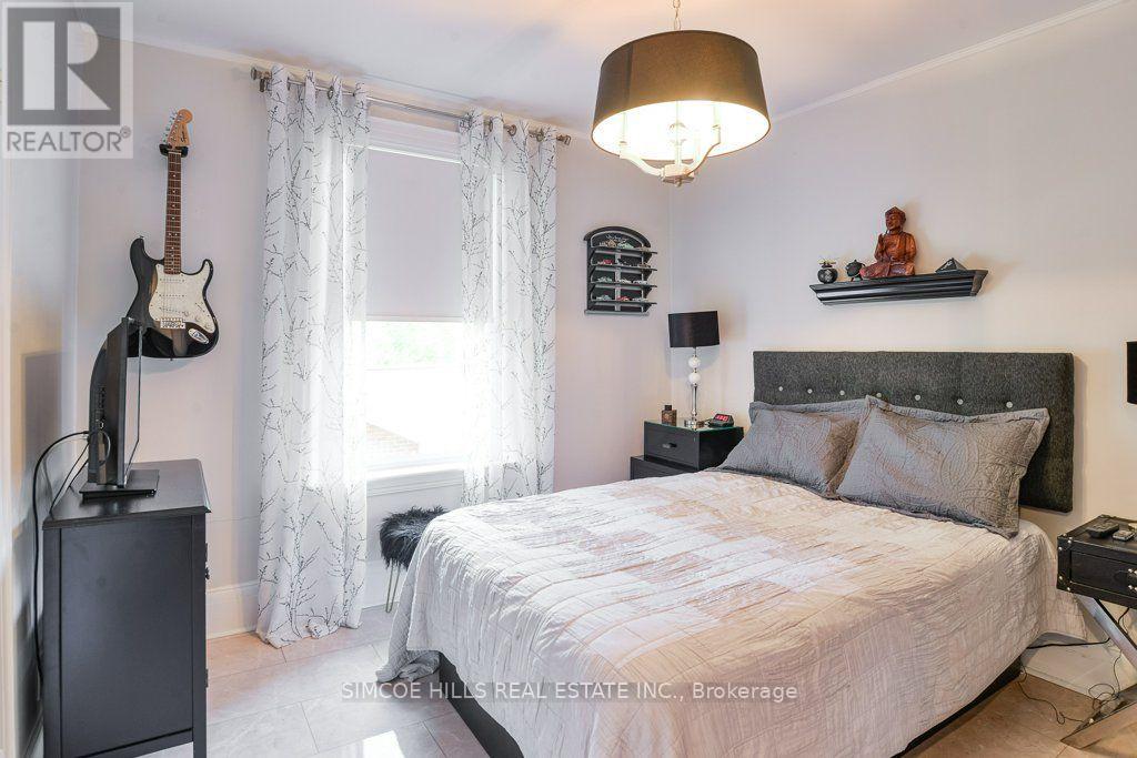 192 John Street Property Photo 19