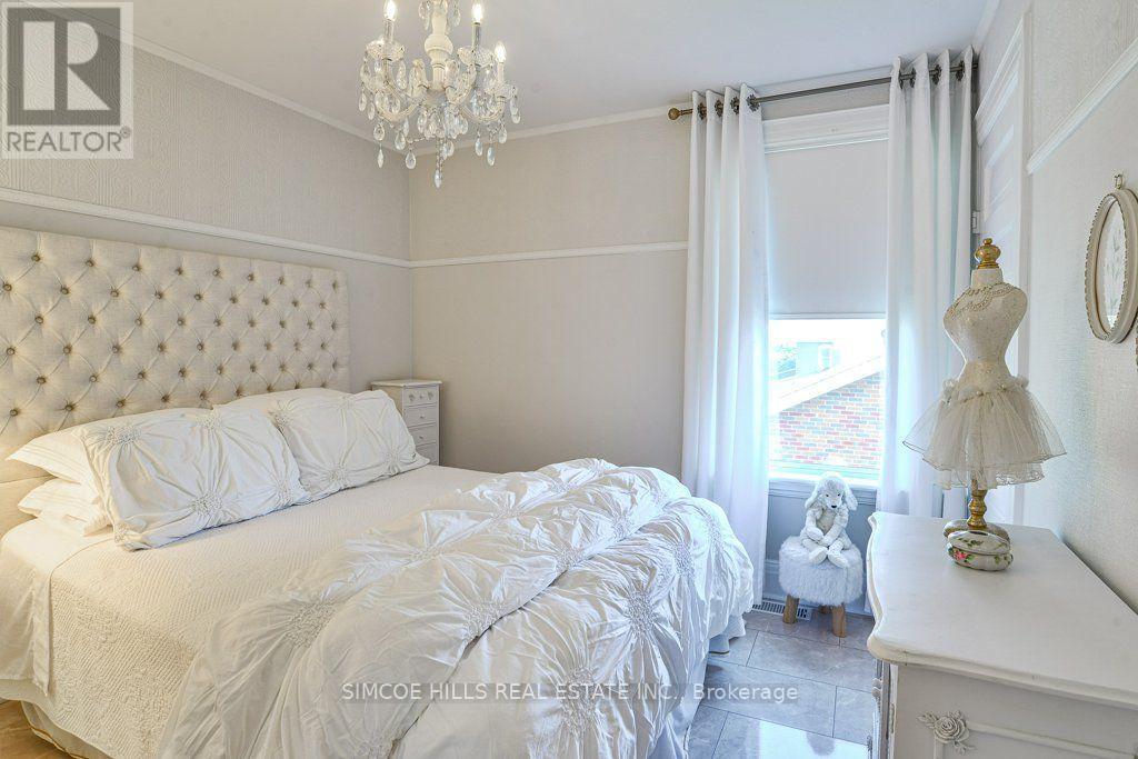 192 John Street Property Photo 21