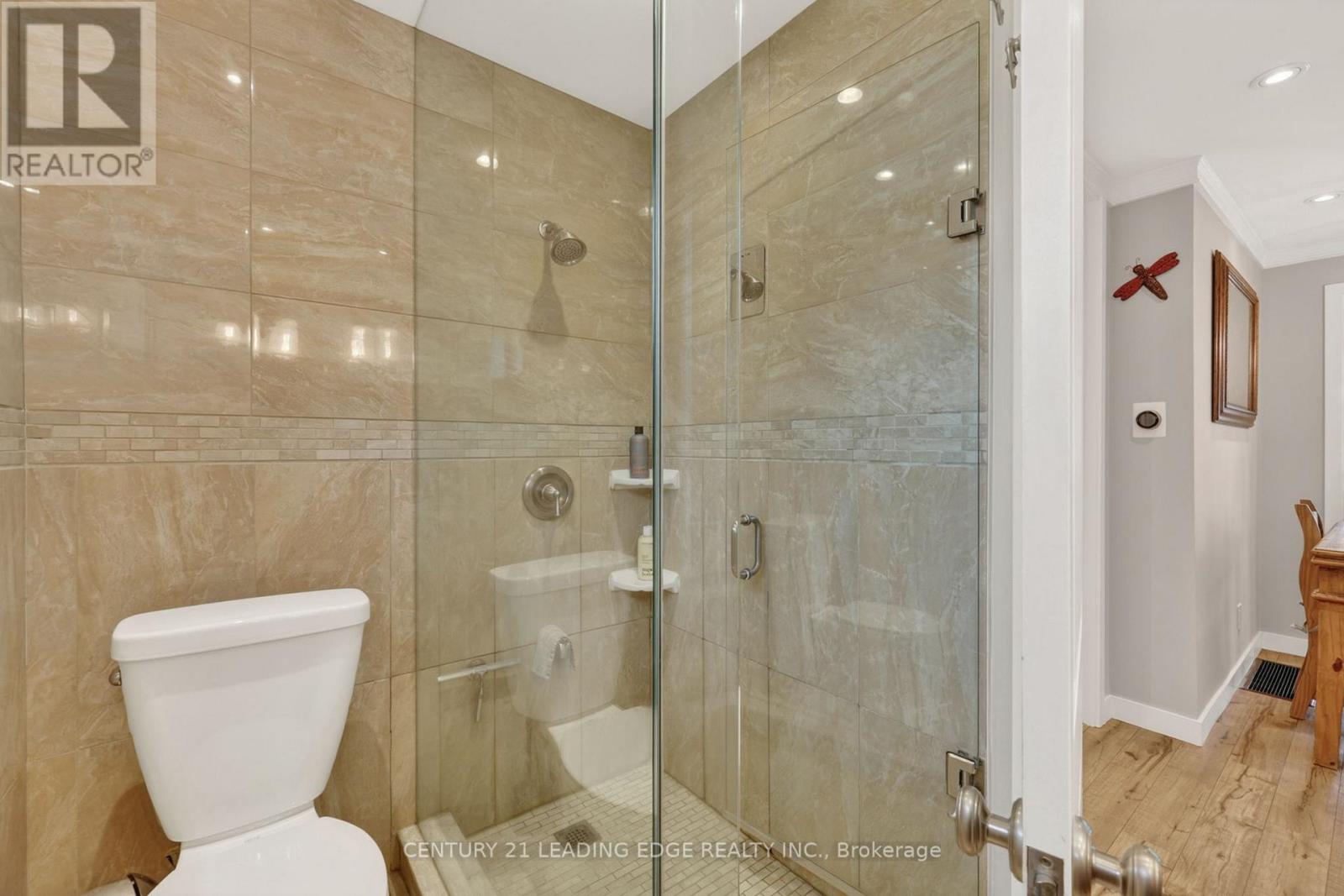 2996 Moynes Road Property Photo 21