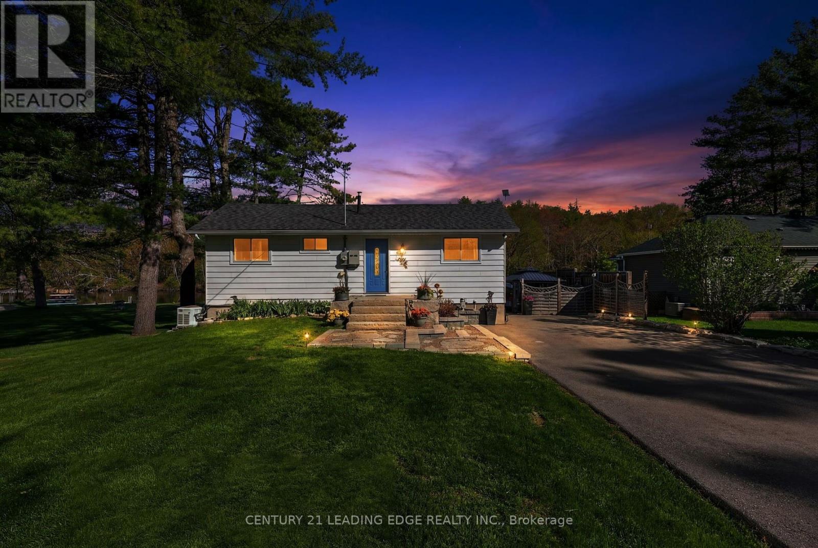 2996 Moynes Road Property Photo 47