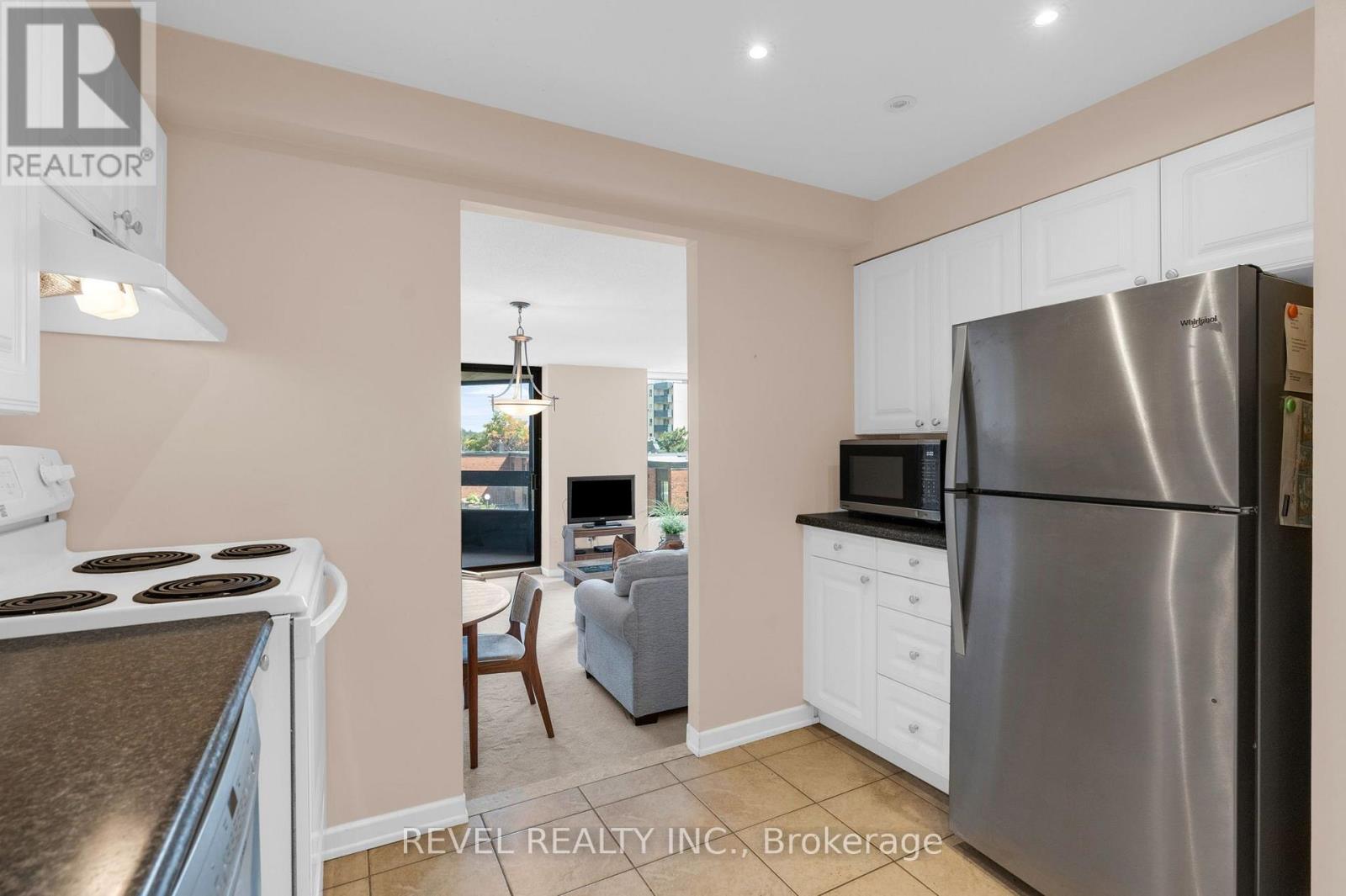 305 - 181 Collier Street Property Photo 15