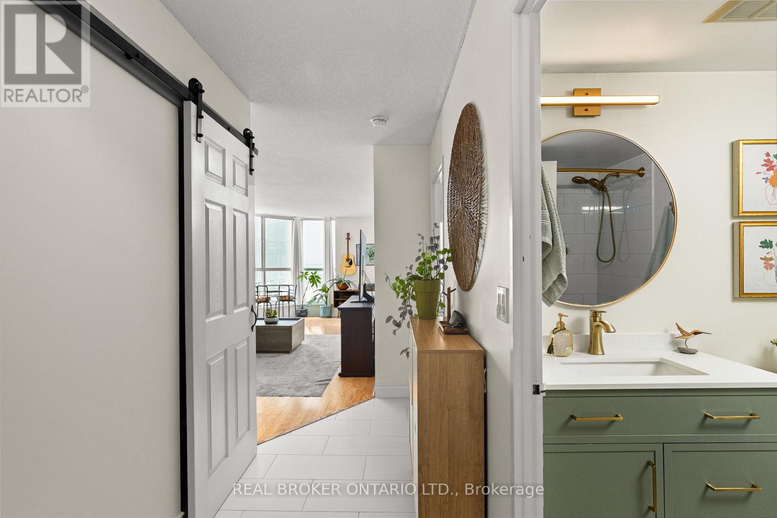 504 - 140 DUNLOP STREET E Property Photo 1