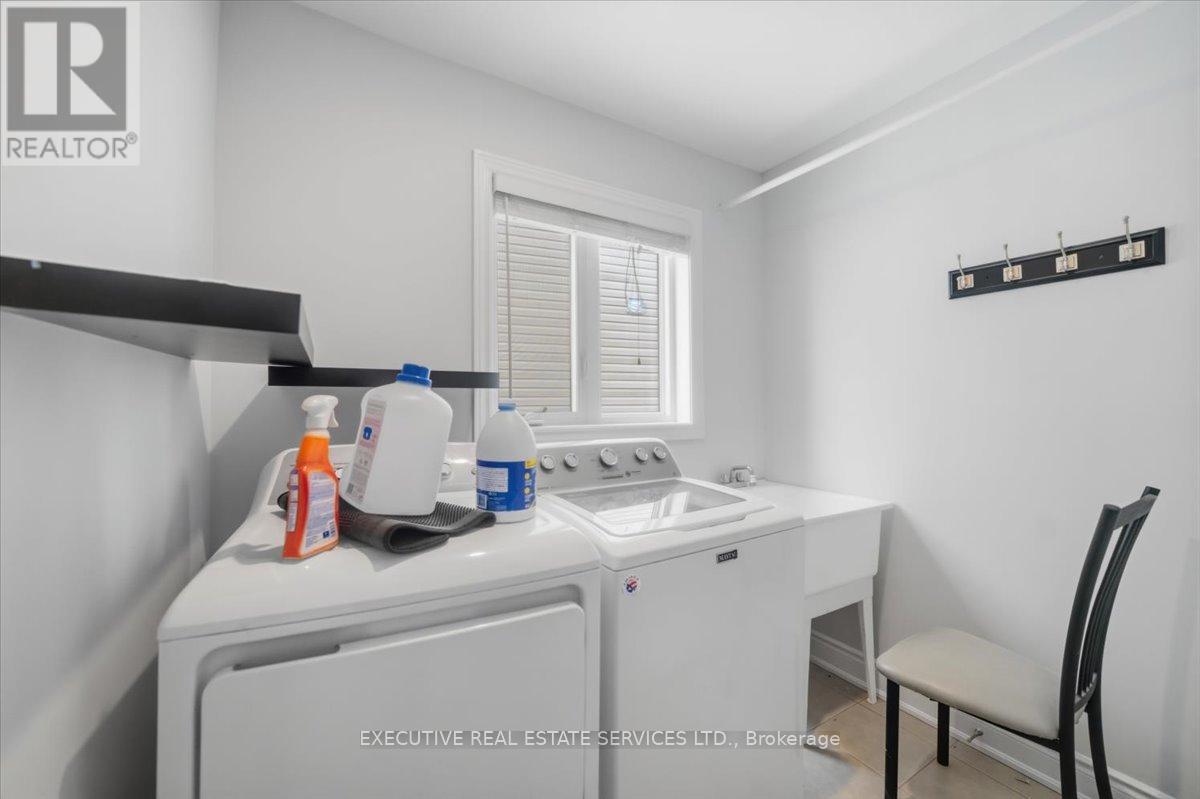 3063 Emperor Drive Property Photo 33