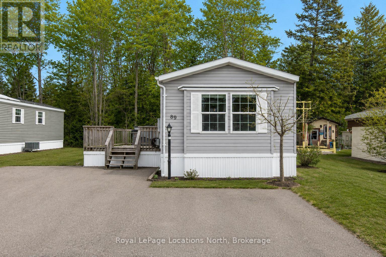 89 Georgian Glen Drive Property Photo 2