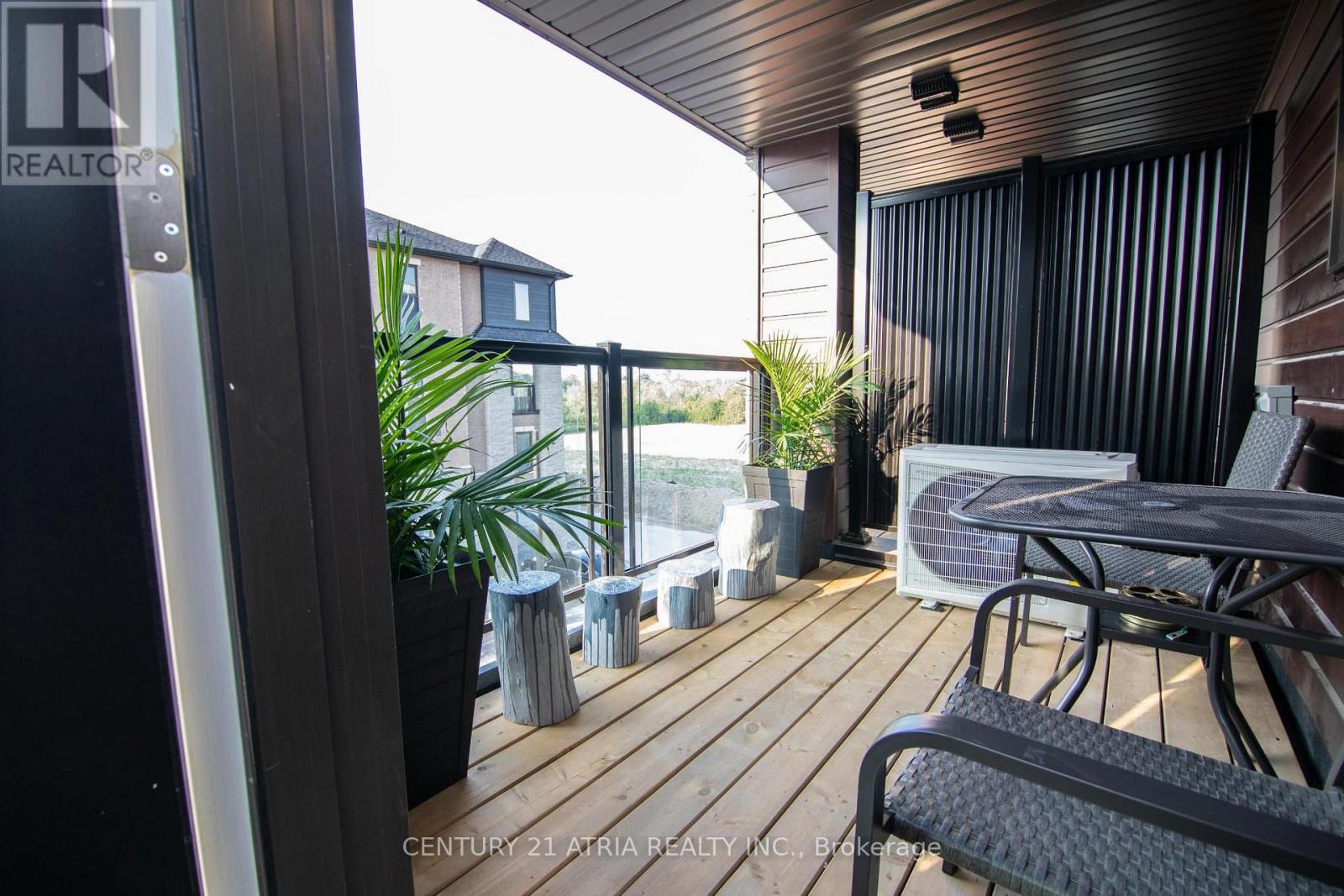 103 APPLETREE LANE N Property Photo 1