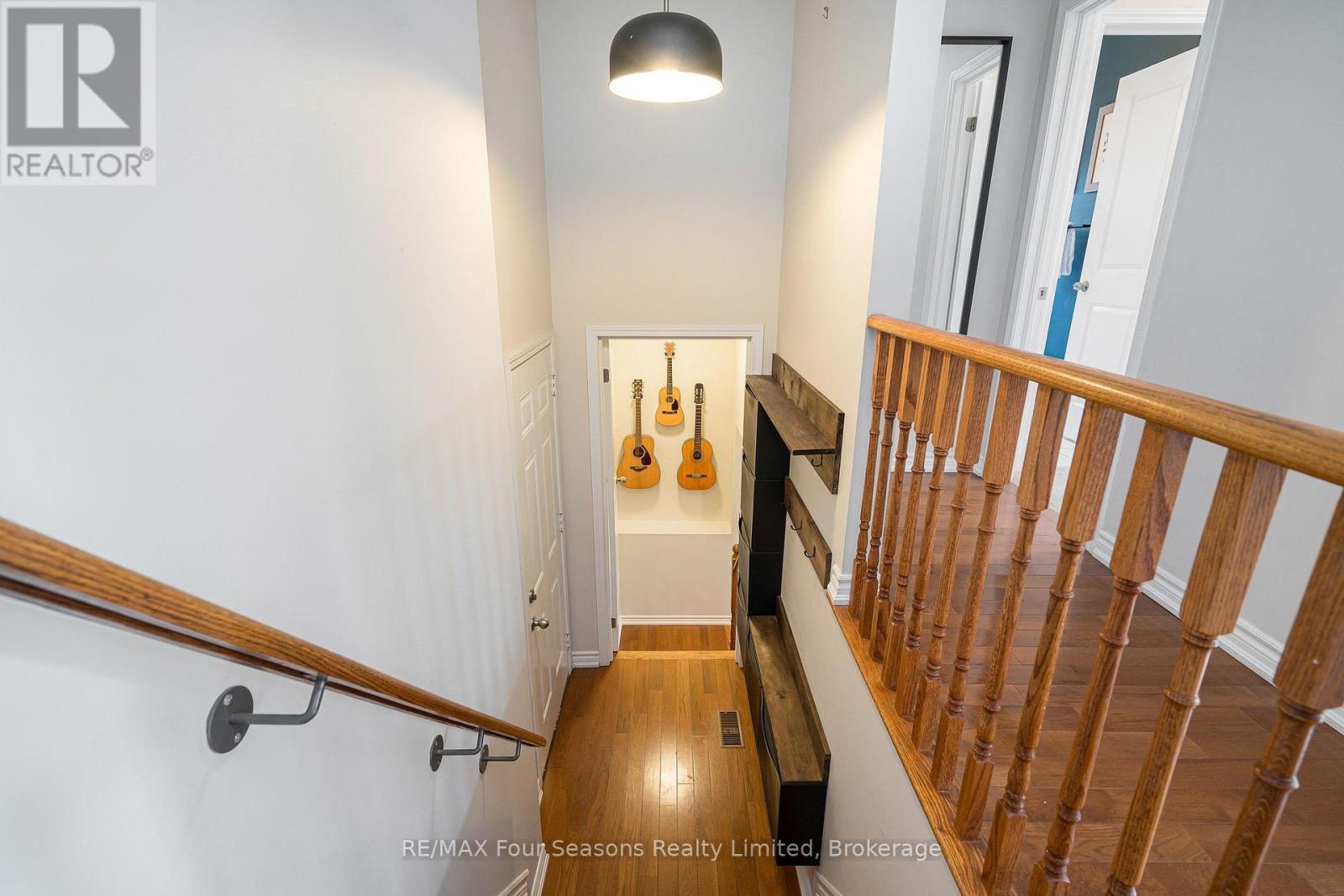 32 Christy Drive Property Photo 18