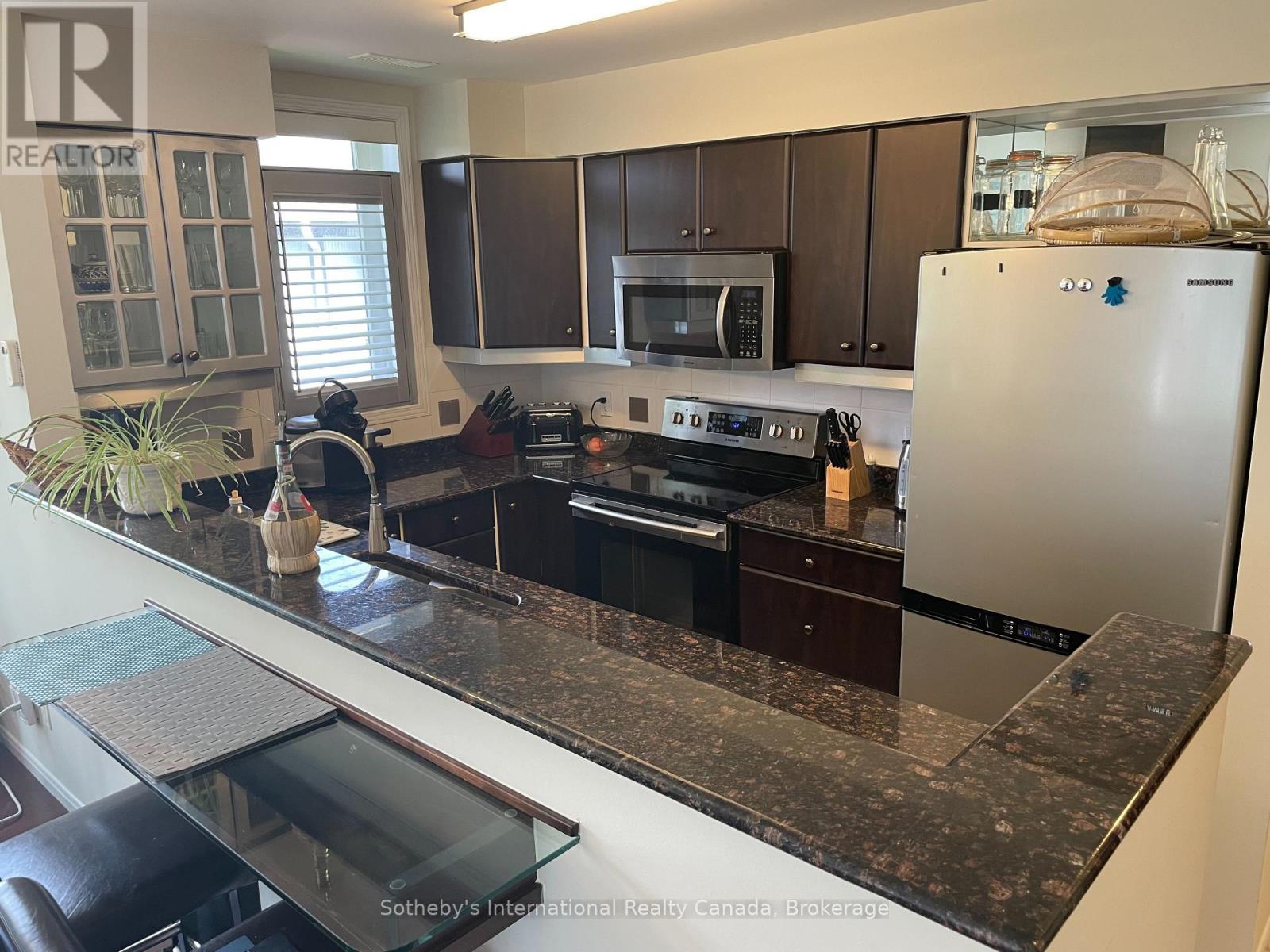 690 Johnston Park Avenue Property Photo 3