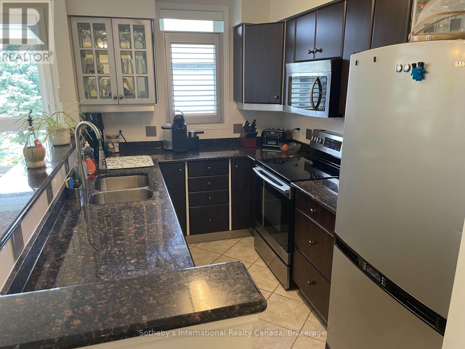 690 Johnston Park Avenue Property Photo 4