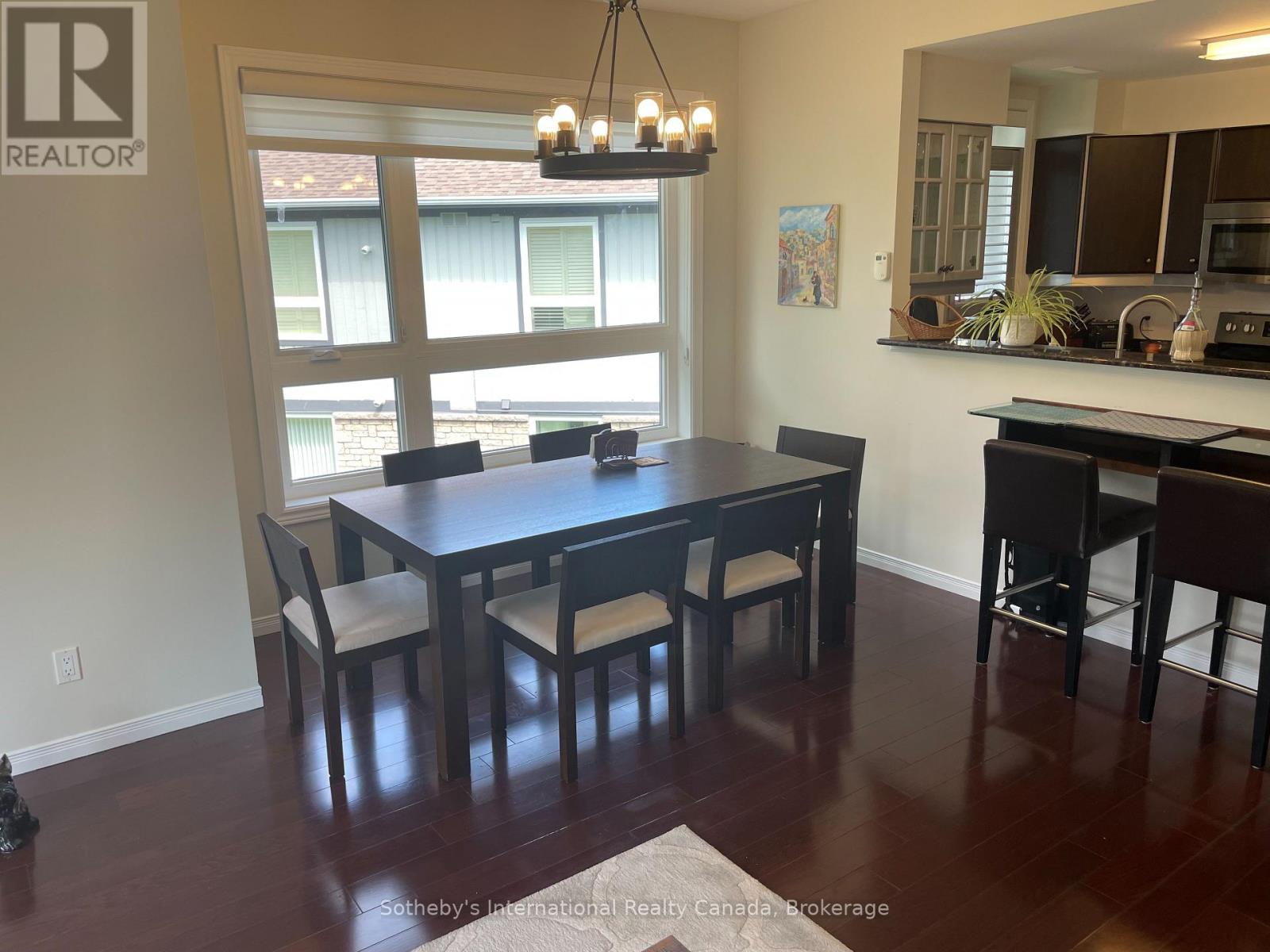 690 Johnston Park Avenue Property Photo 6