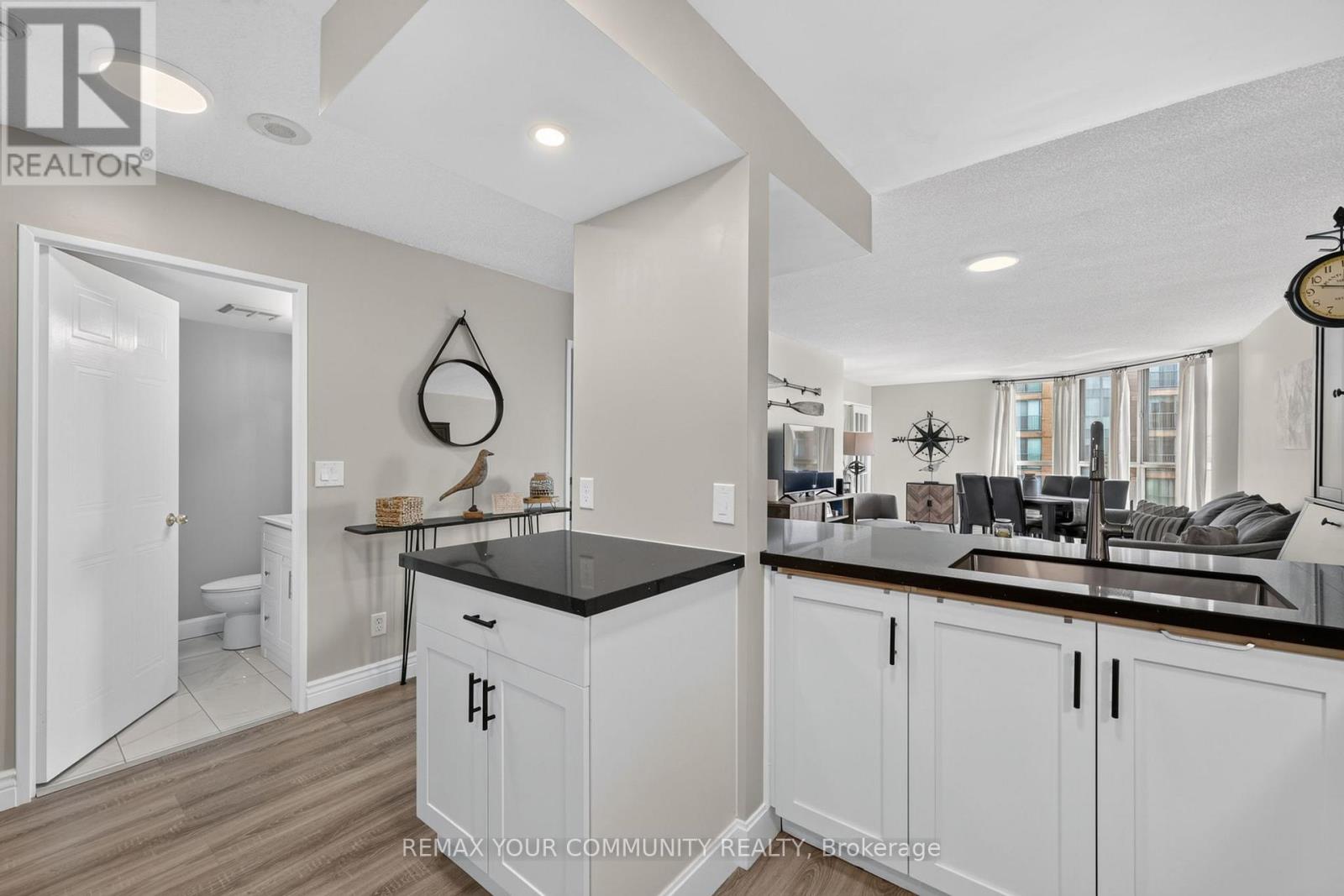 1409 - 140 Dunlop Street E Property Photo 8
