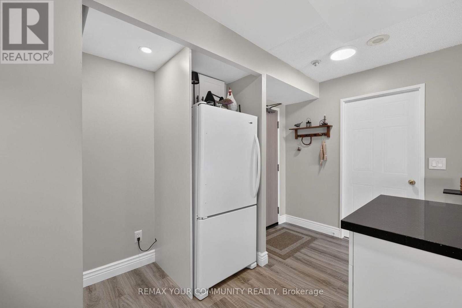 1409 - 140 Dunlop Street E Property Photo 9