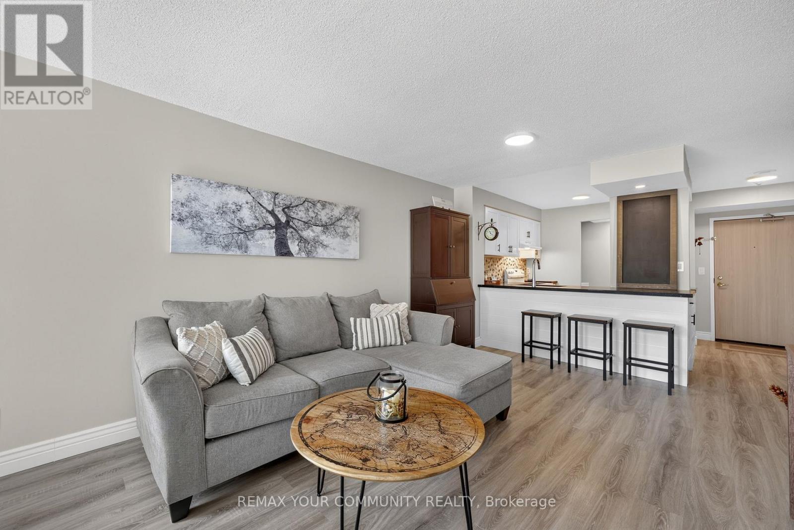 1409 - 140 Dunlop Street E Property Photo 18