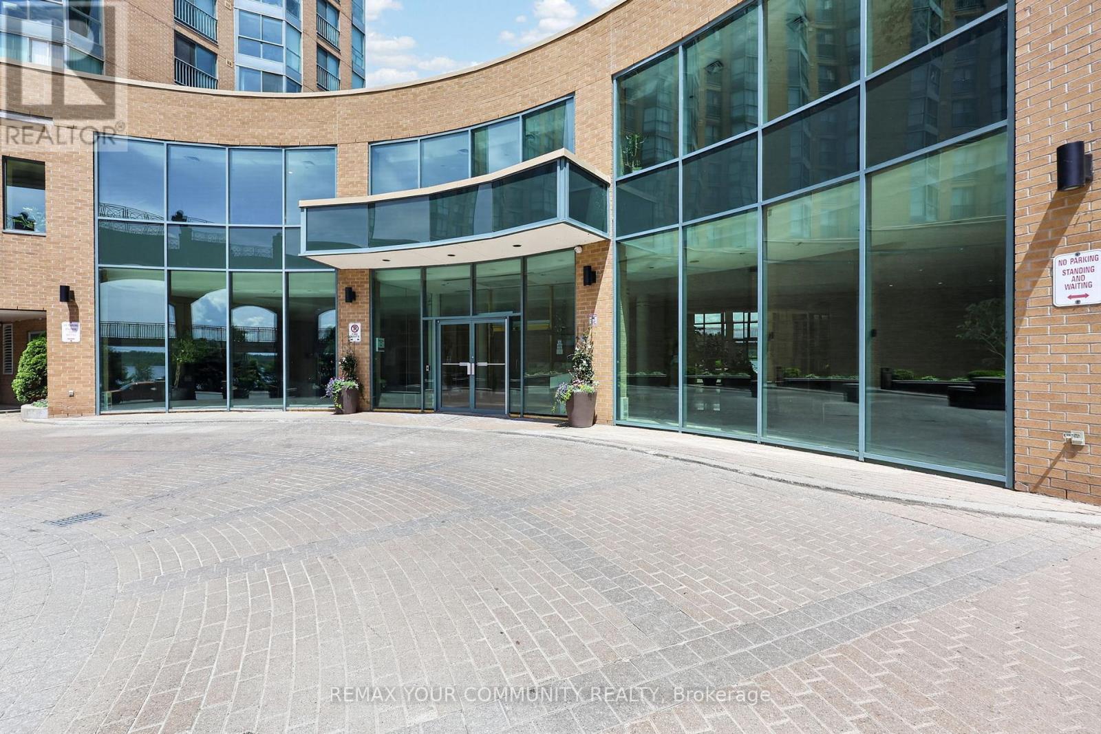 1409 - 140 Dunlop Street E Property Photo 29