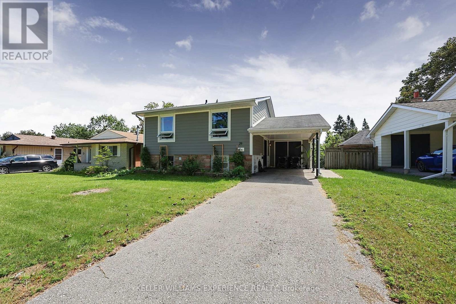 29 Collete Crescent Property Photo 3