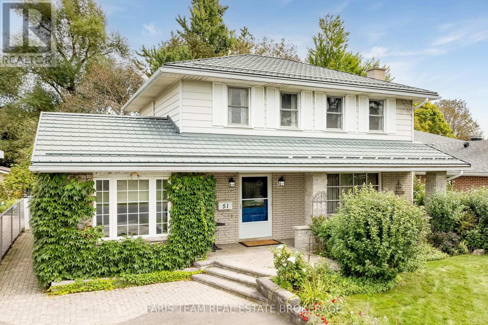 51 Davies Crescent Property Photo 1