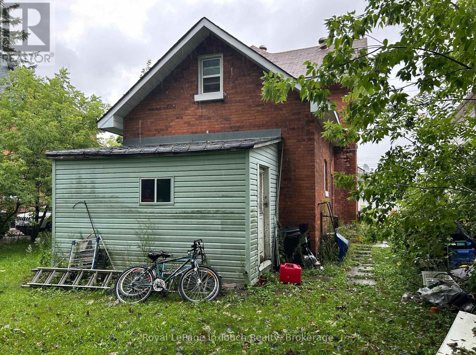 98 Fourth Street Property Photo 5