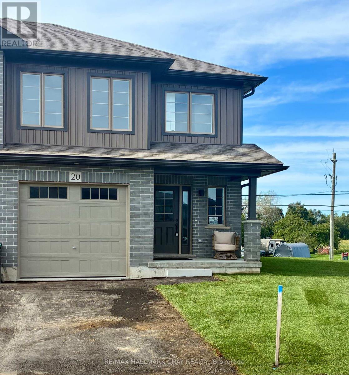 20 Strath Crescent Property Photo 1