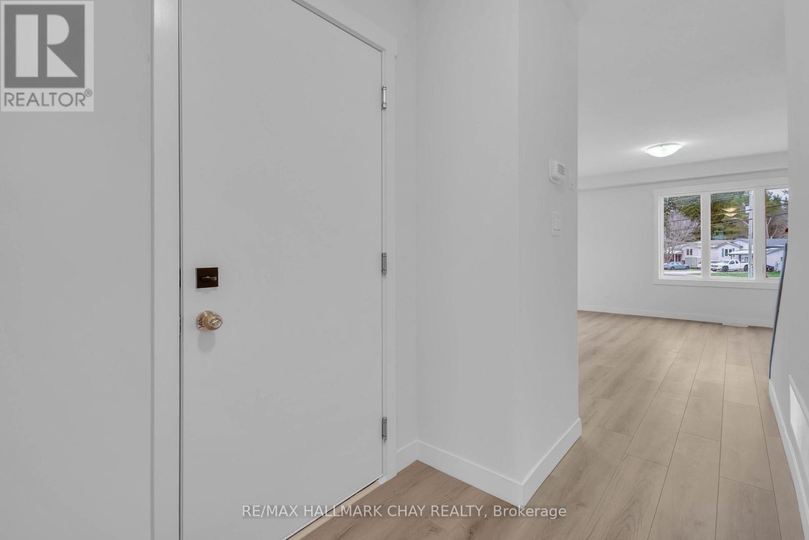 20 Strath Crescent Property Photo 3