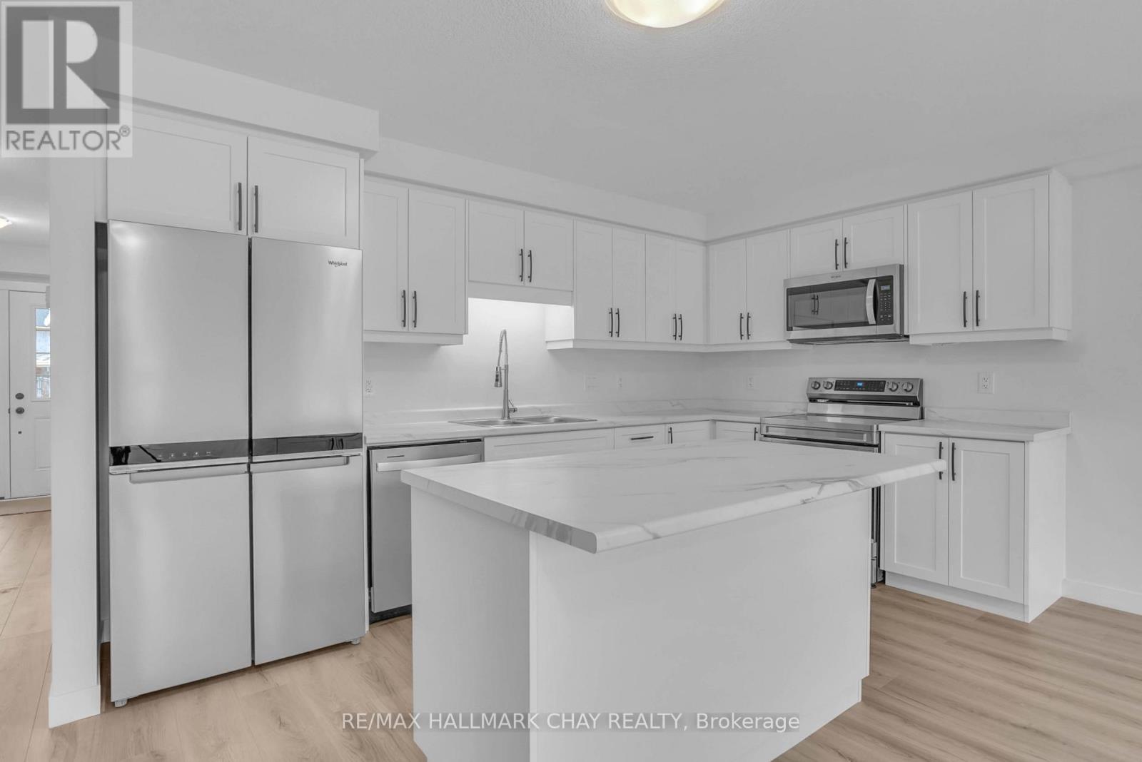20 Strath Crescent Property Photo 4