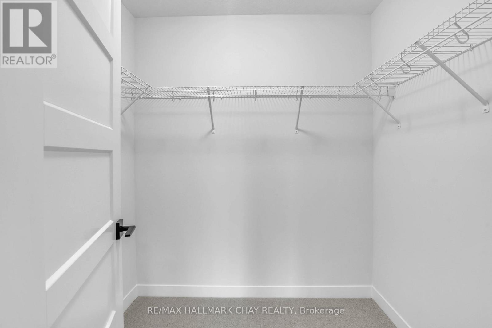 20 Strath Crescent Property Photo 13