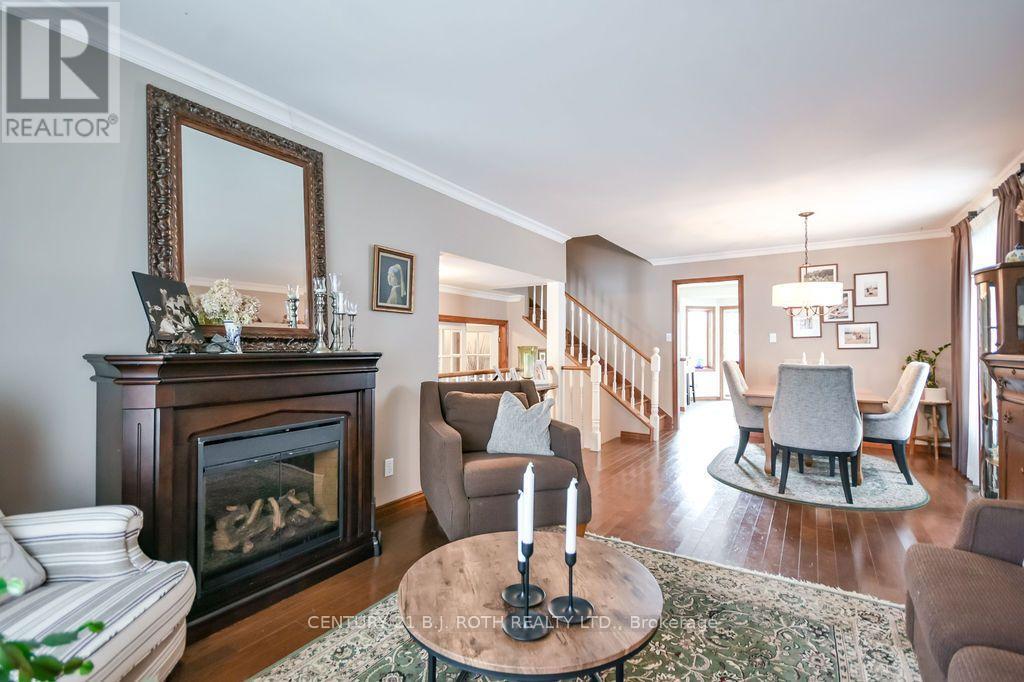 377 Mary Street Property Photo 6