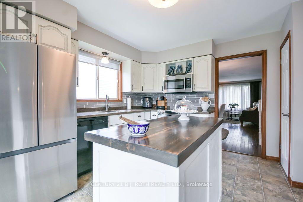 377 Mary Street Property Photo 10