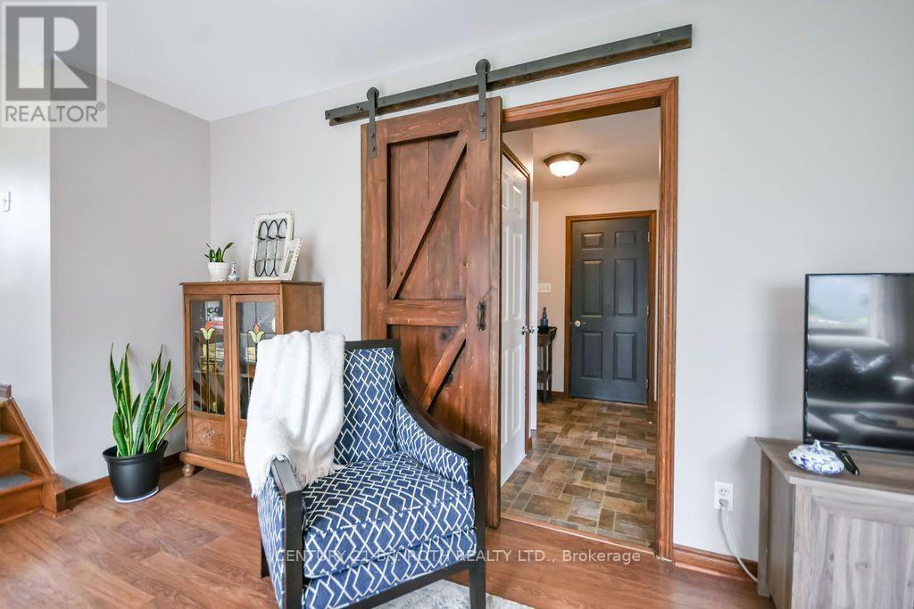 377 Mary Street Property Photo 15