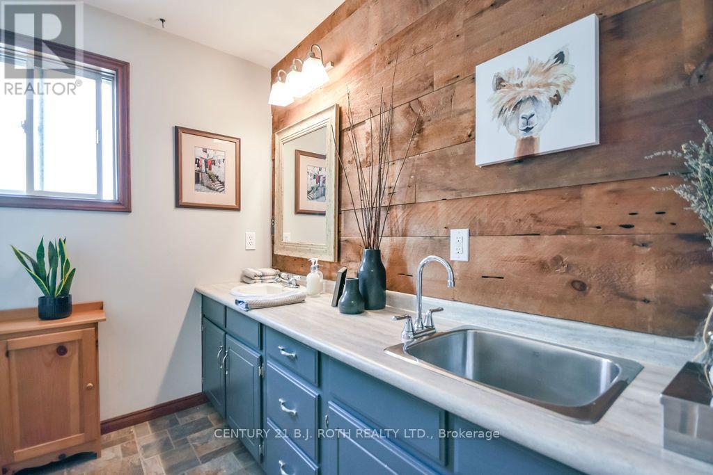 377 Mary Street Property Photo 19