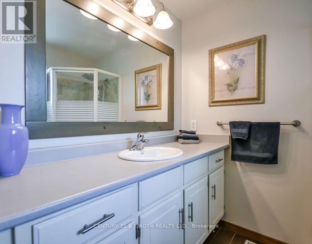 377 Mary Street Property Photo 23