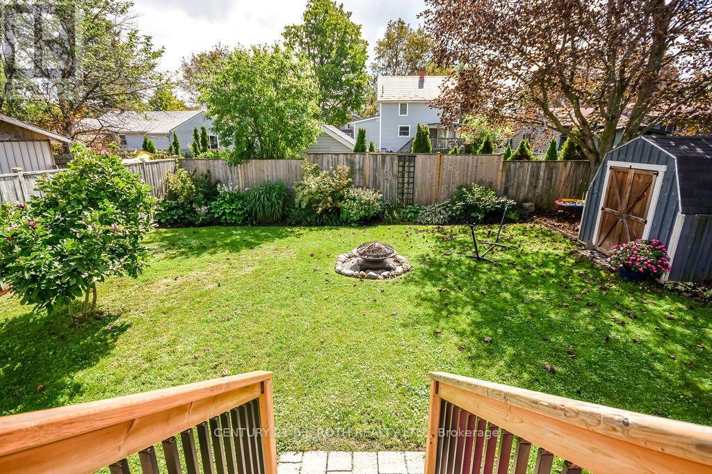 377 Mary Street Property Photo 37