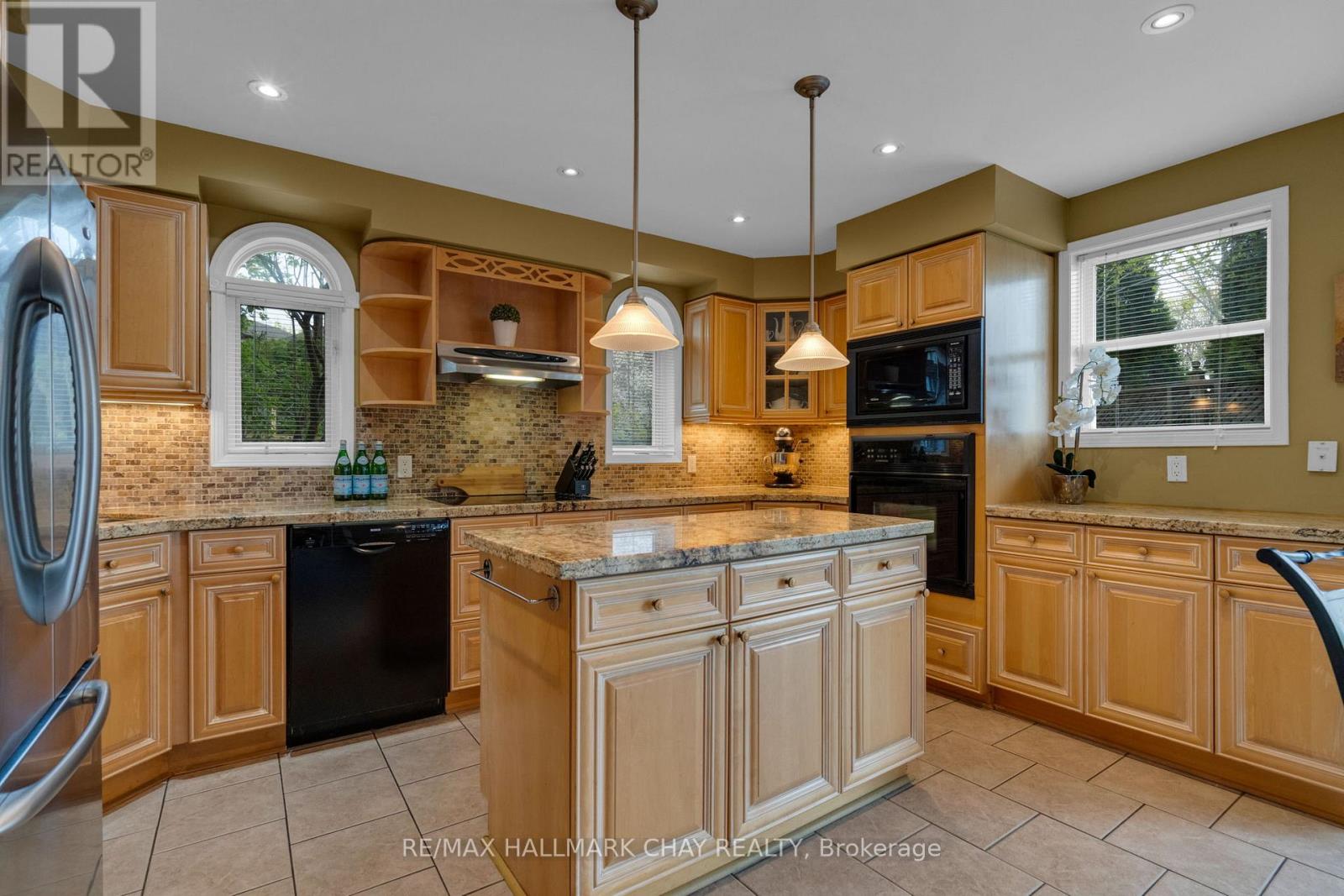 34 Crompton Drive Property Photo 8