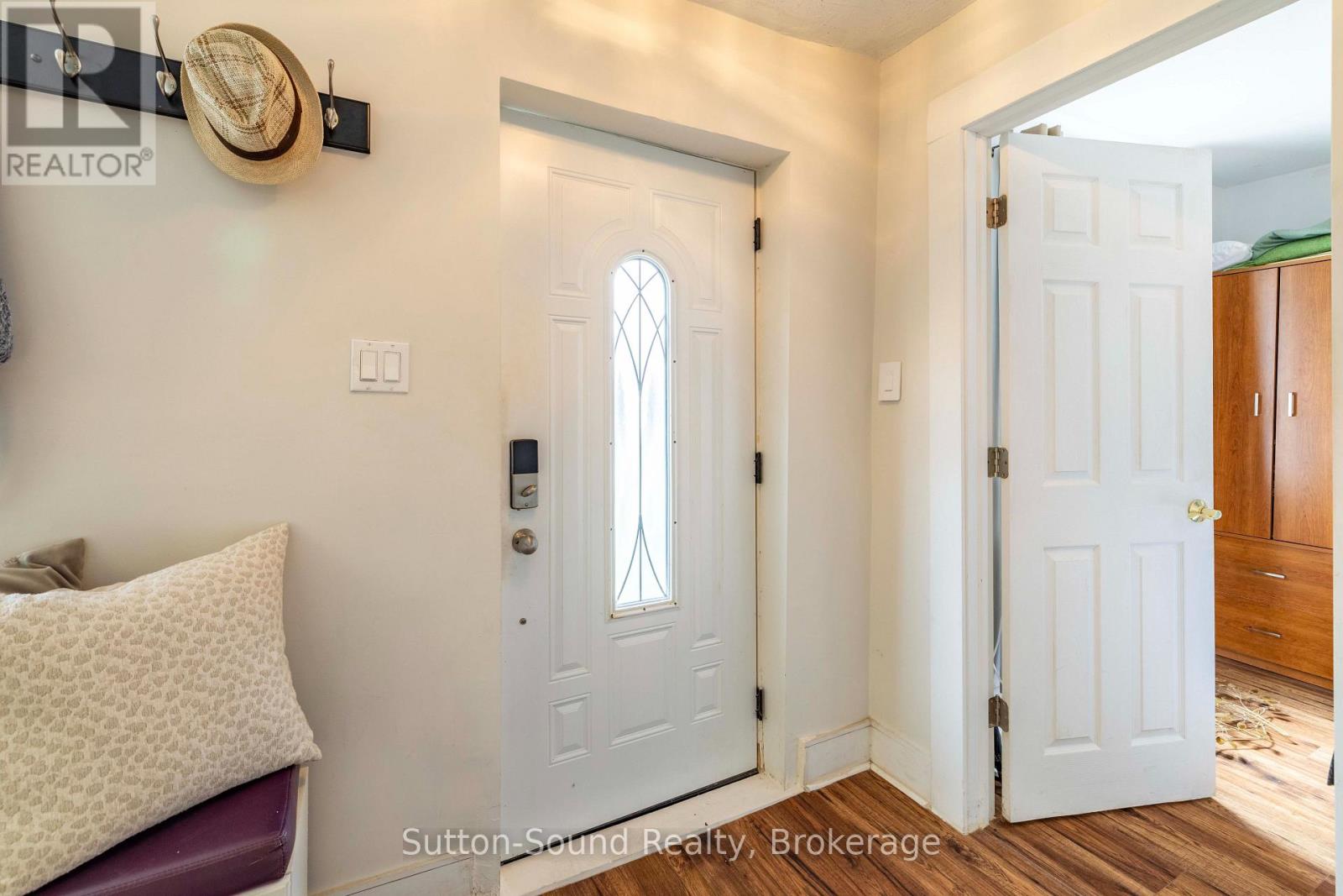 307 Fourth Street W Property Photo 6