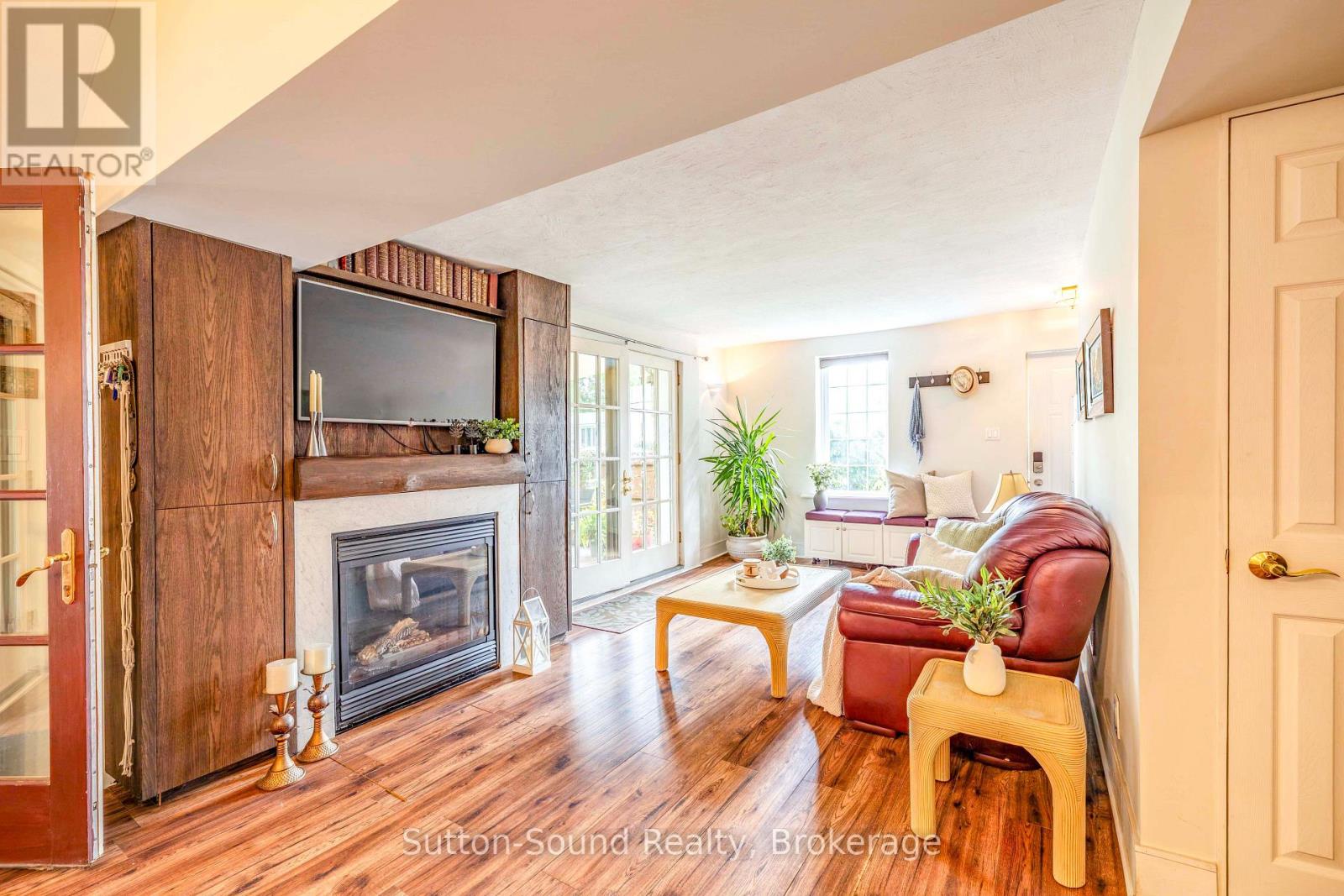 307 Fourth Street W Property Photo 8