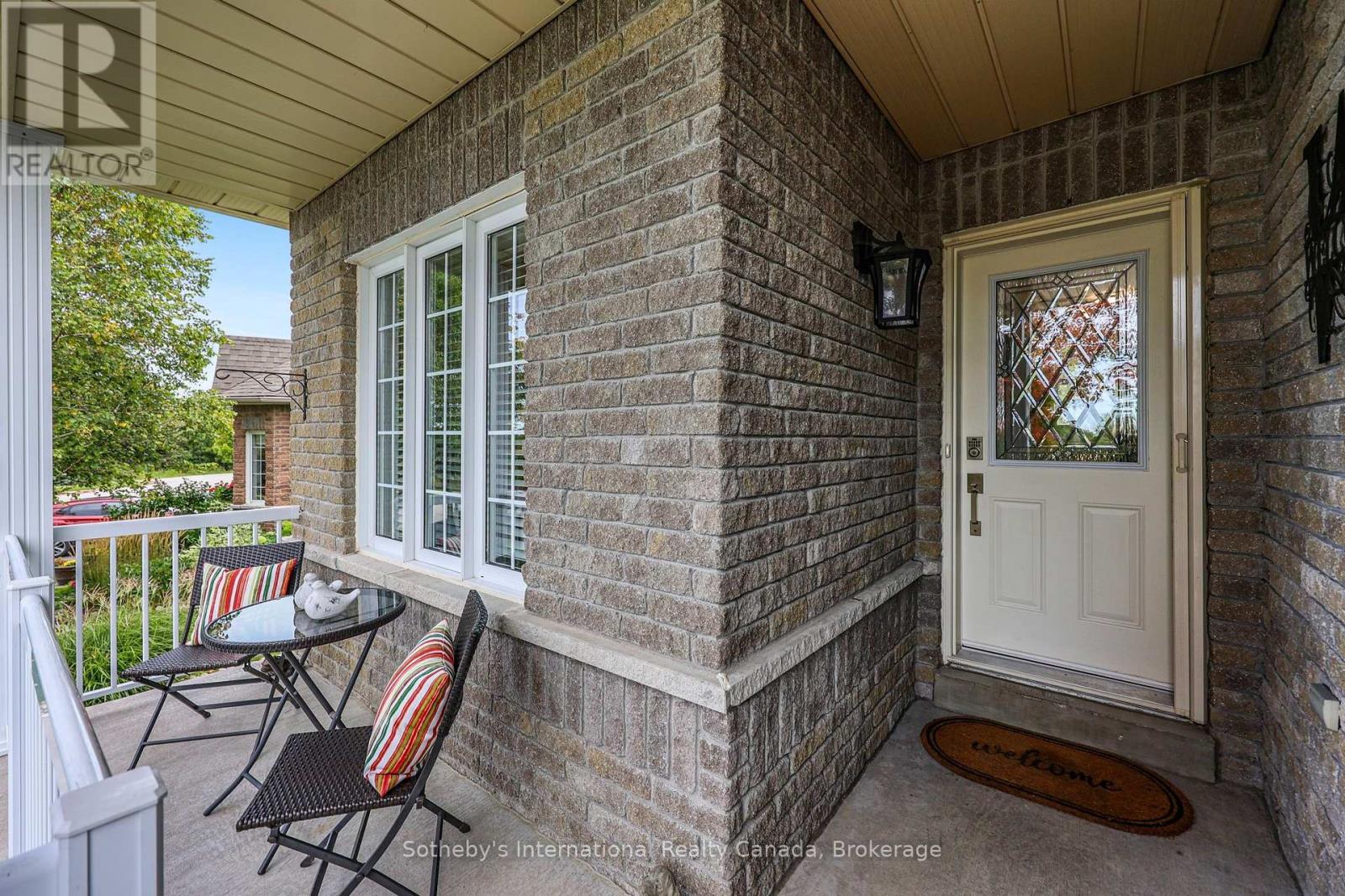 48 Thomas Drive Property Photo 5