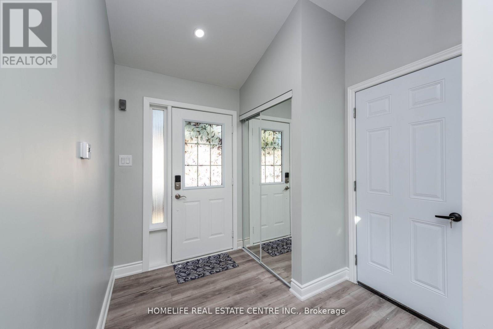 79 Fox Run Property Photo 6