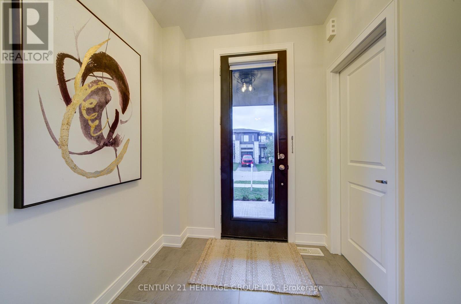 40 Eberhardt Drive Property Photo 2